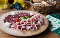 Domače, suhe mesnine